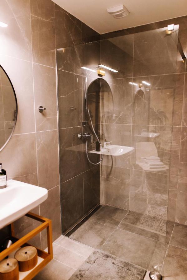 Design Apartman - Free Parking Сегед Экстерьер фото
